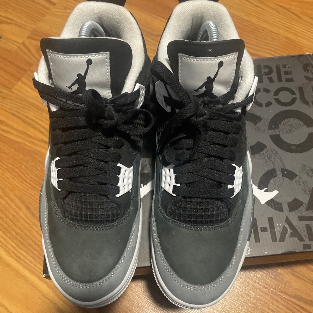Air Jordan 4 retro fears size 8.5